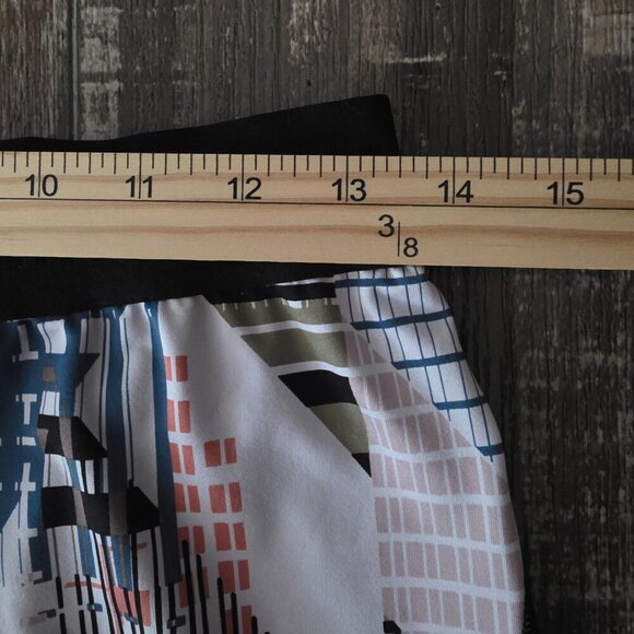 Victoria's Secret Knockout Victoria Sport Geometric Blush Running Shorts Large - Picture 6 of 8